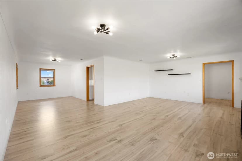 Property photo for 206 E 4th Street, Lind photo 8
