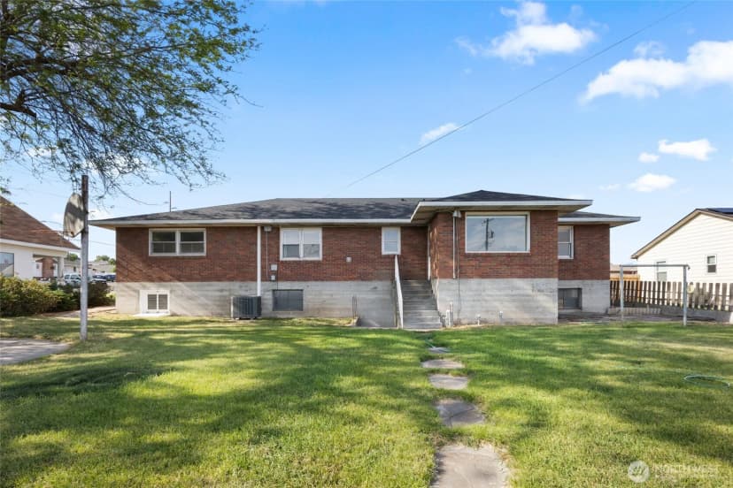 Property photo for 206 E 4th Street, Lind photo 31