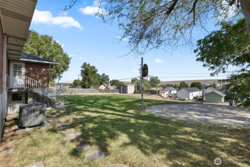 Property photo for 206 E 4th Street, Lind photo 34