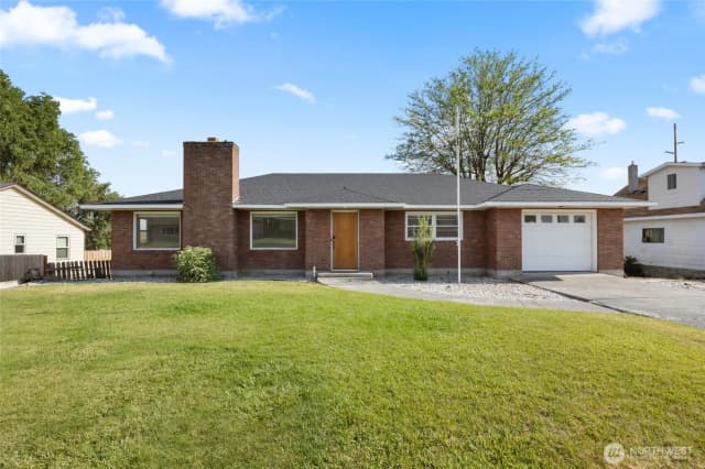 Property photo for 206 E 4th Street, Lind