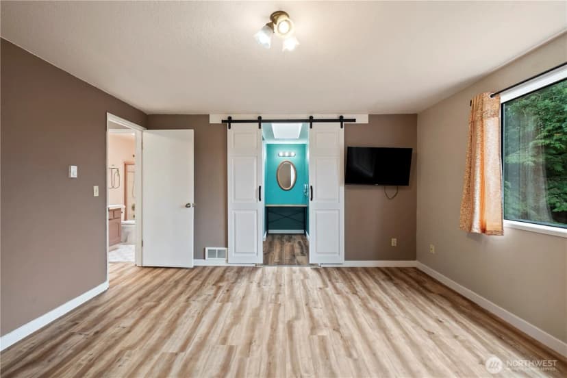 Property photo for 8906 10th Drive Se, Everett photo 23