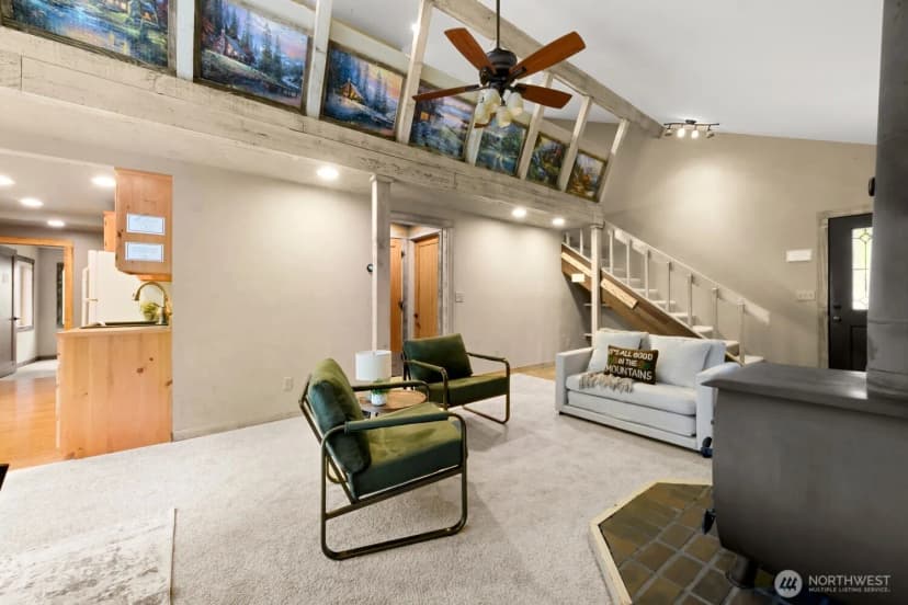 Property photo for 221 W Lakedale Drive, Ronald photo 4