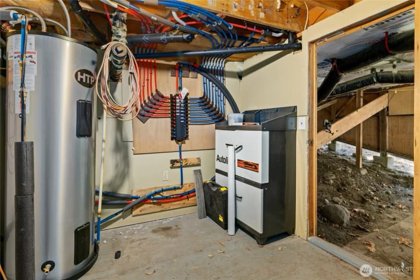 Property photo for 221 W Lakedale Drive, Ronald photo 26