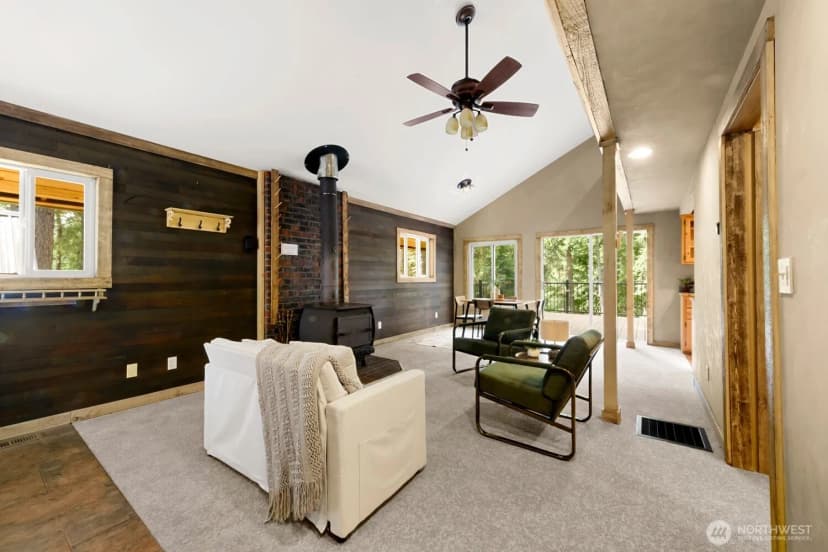 Property photo for 221 W Lakedale Drive, Ronald photo 2