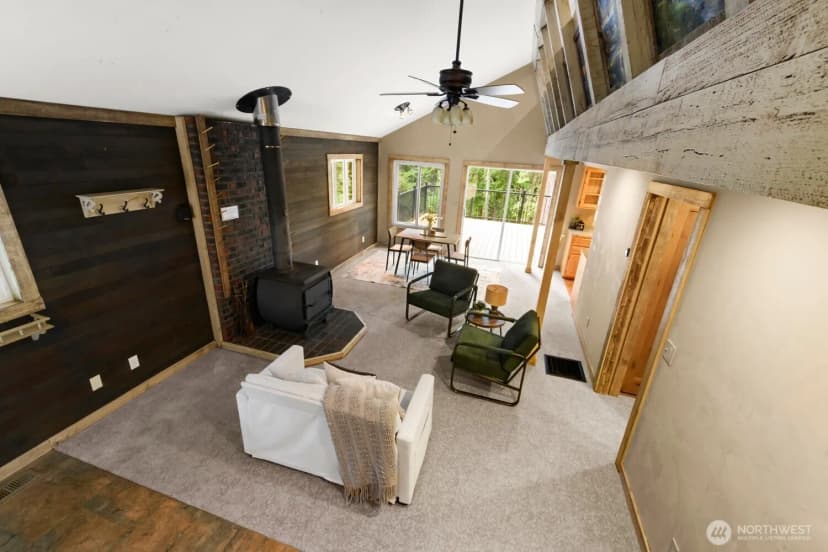 Property photo for 221 W Lakedale Drive, Ronald photo 5