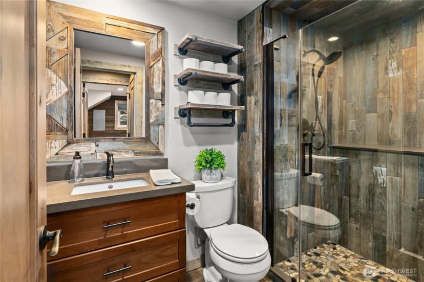 Property photo for 221 W Lakedale Drive, Ronald photo 17