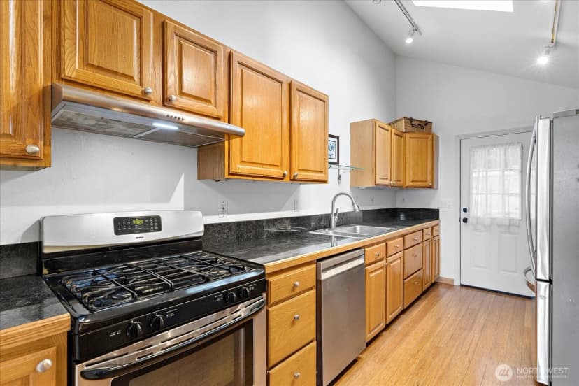 Property photo for 16917 Se 38th Place, Bellevue photo 12