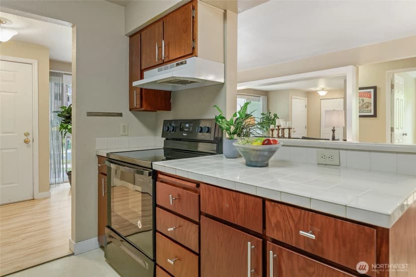 Property photo for 9494 Redmond Woodinville Road Ne #b208, Redmond photo 11