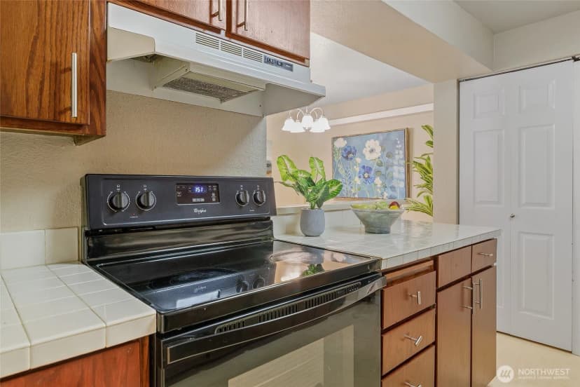Property photo for 9494 Redmond Woodinville Road Ne #b208, Redmond photo 10