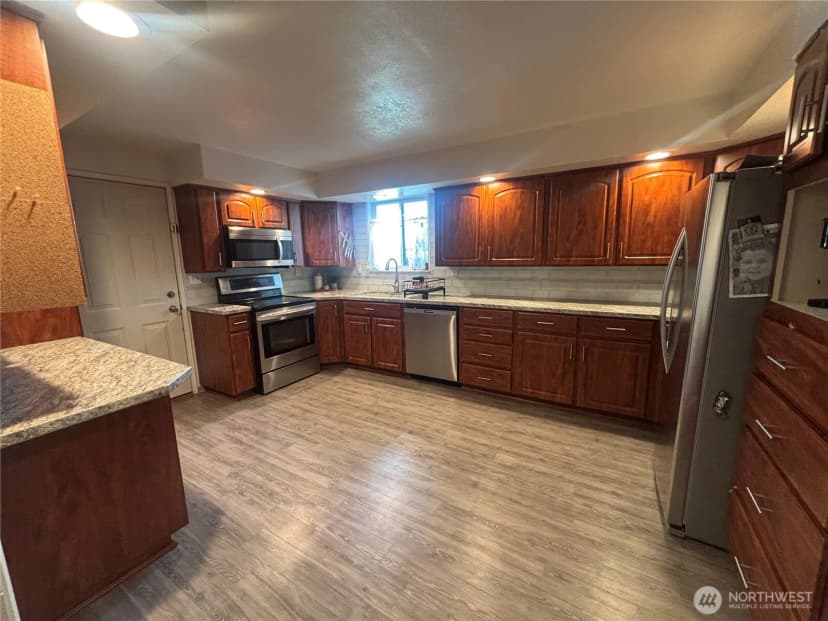 Property photo for 610 S 71st Avenue, Yakima photo 9