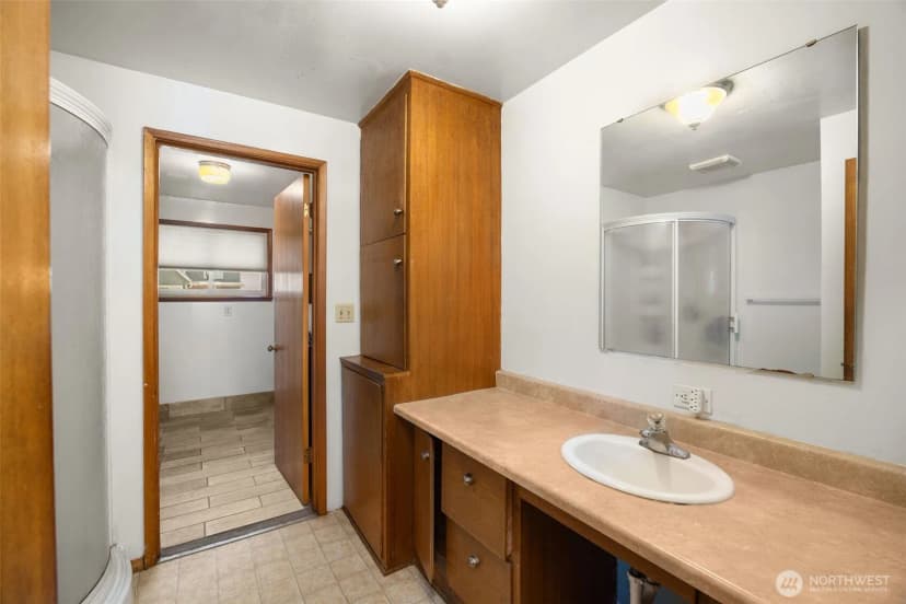 Property photo for 24608 Marine View Drive S, Des Moines photo 14