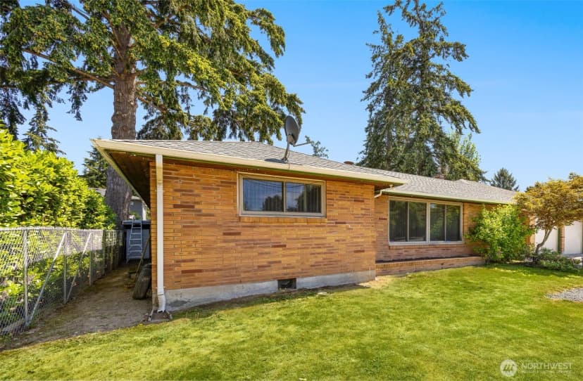 Property photo for 24608 Marine View Drive S, Des Moines