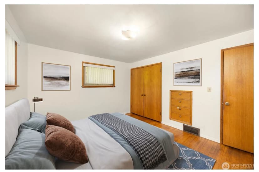 Property photo for 24608 Marine View Drive S, Des Moines photo 12