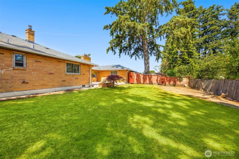 Property photo for 24608 Marine View Drive S, Des Moines photo 18