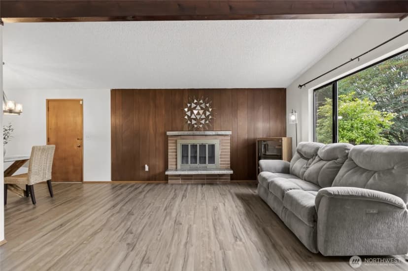 Property photo for 605 S 304th Street, Federal Way photo 6