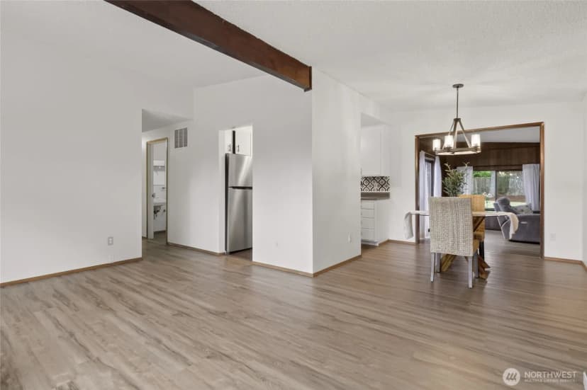 Property photo for 605 S 304th Street, Federal Way photo 7
