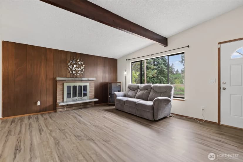Property photo for 605 S 304th Street, Federal Way photo 4
