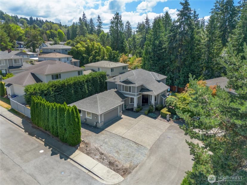 Property photo for 12865 Se 47th Place, Bellevue photo 2