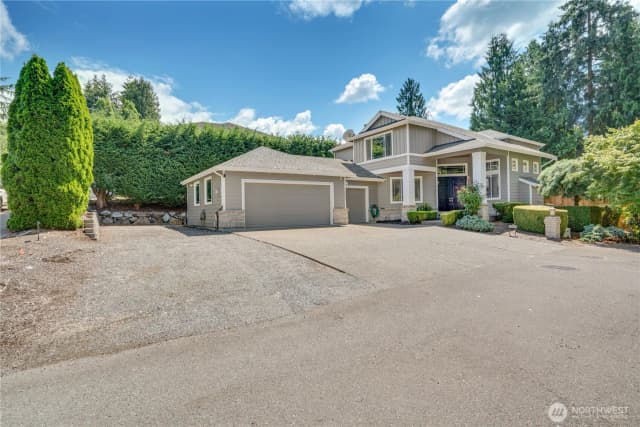 Property photo for 12865 Se 47th Place, Bellevue, WA 98006