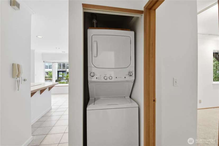 Property photo for 4811 Phinney Avenue N #101, Seattle photo 23