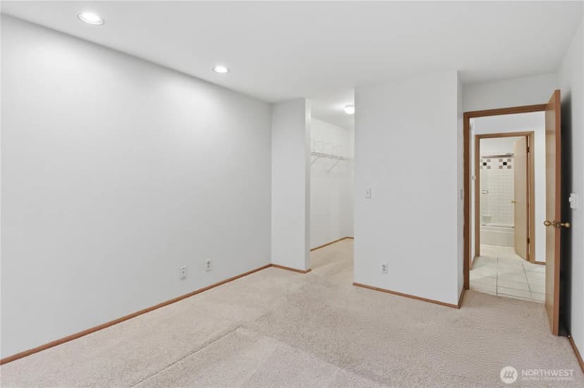 Property photo for 4811 Phinney Avenue N #101, Seattle photo 14