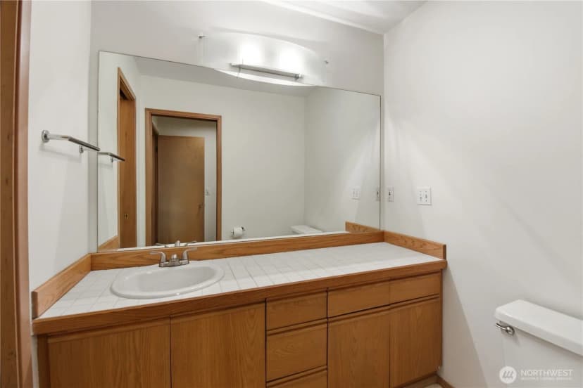 Property photo for 4811 Phinney Avenue N #101, Seattle photo 18