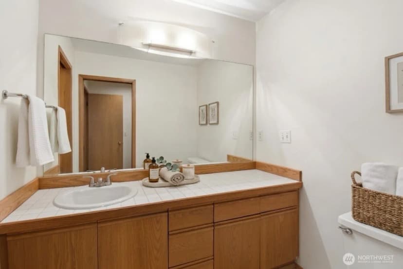 Property photo for 4811 Phinney Avenue N #101, Seattle photo 17