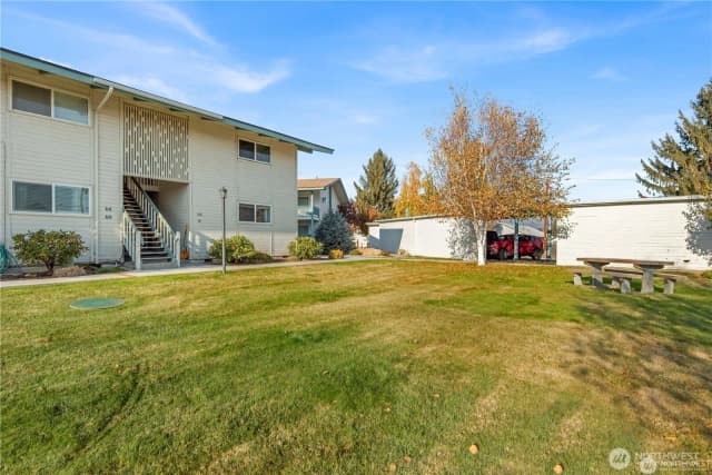 Property photo for 1313 Washington Street #12b, Wenatchee photo 2