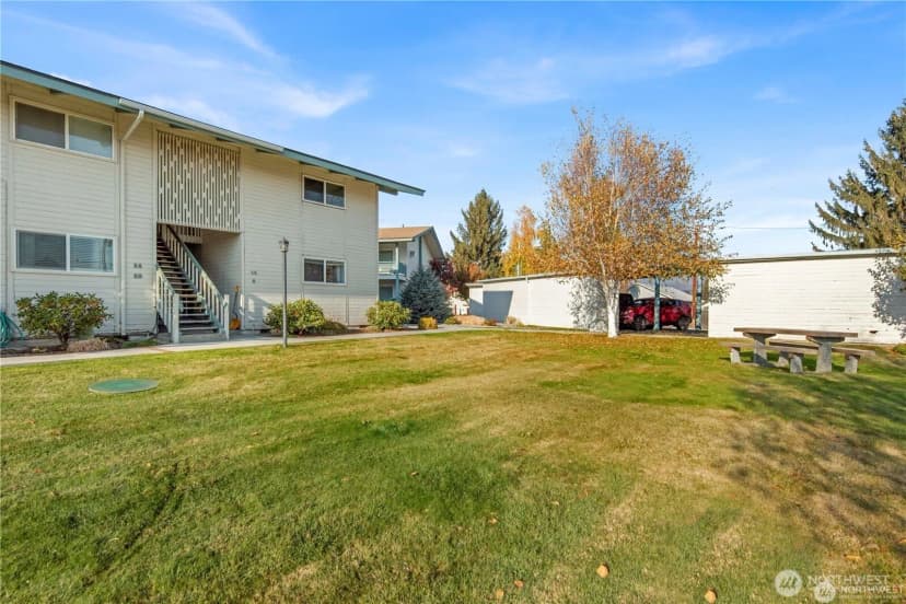 Property photo for 1313 Washington Street #12b, Wenatchee photo 2