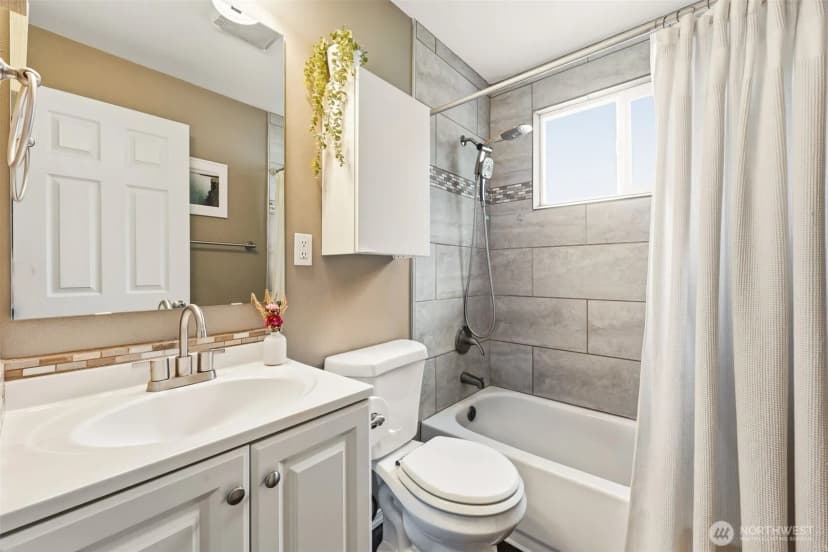 Property photo for 316 Sw 124th Street, Seattle photo 14