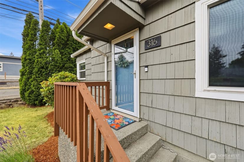 Property photo for 316 Sw 124th Street, Seattle photo 4