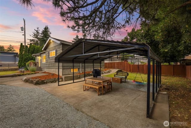 Property photo for 316 Sw 124th Street, Seattle photo 3