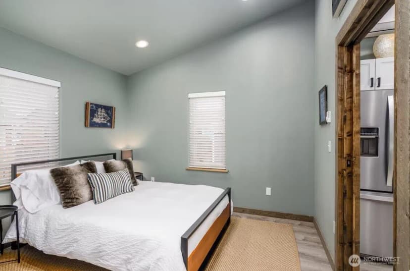 Property photo for 106 Sid Snyder Drive E, Long Beach photo 14