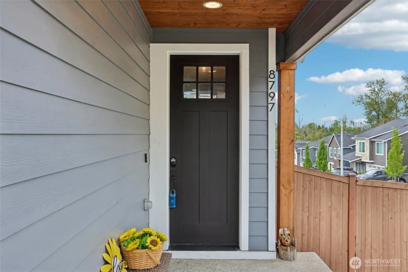 Property photo for 8797 68th Place Ne, Marysville photo 4