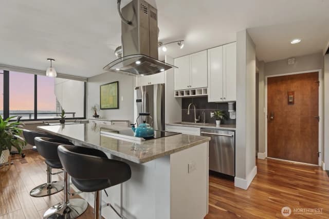 Property photo for 2100 3rd Avenue #2601, Seattle photo 5
