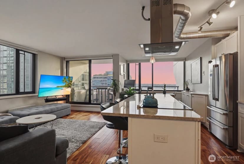 Property photo for 2100 3rd Avenue #2601, Seattle photo 2