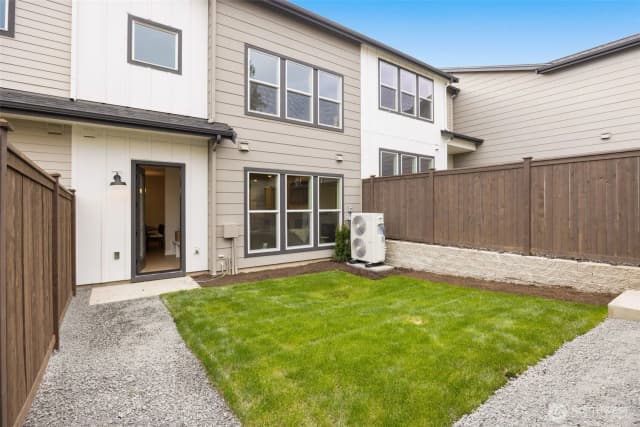 Property photo for 434 222nd Place Se, Sammamish photo 4