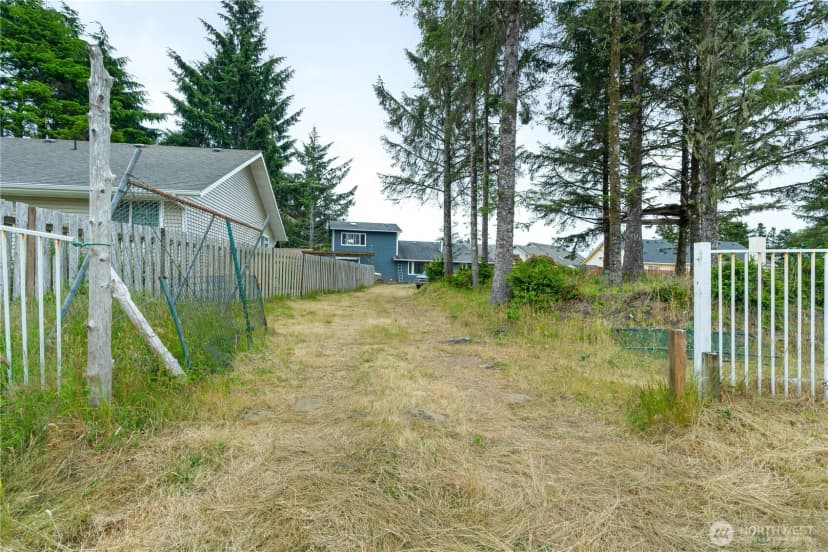 Property photo for 609 Blue Wing Loop Se, Ocean Shores photo 4