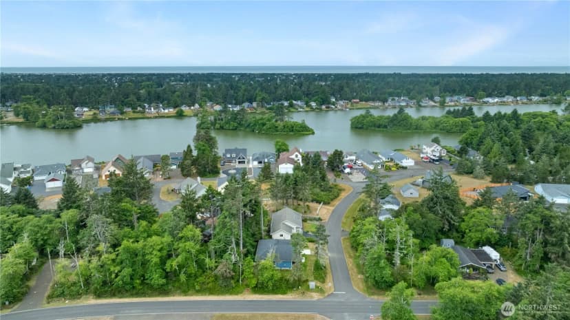 Property photo for 609 Blue Wing Loop Se, Ocean Shores photo 7