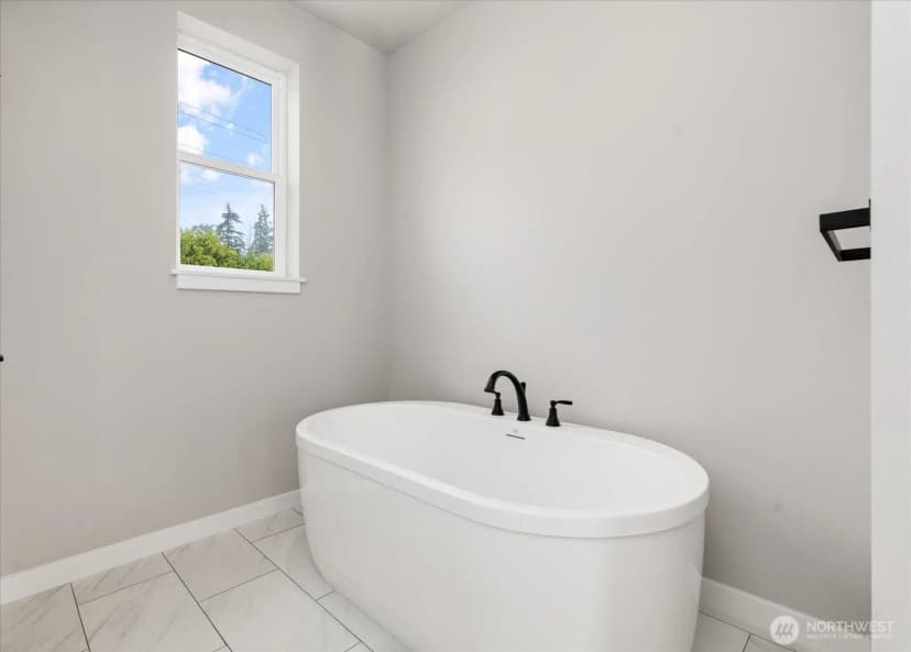 Property photo for 2427 Cambridge Court, Langley photo 17
