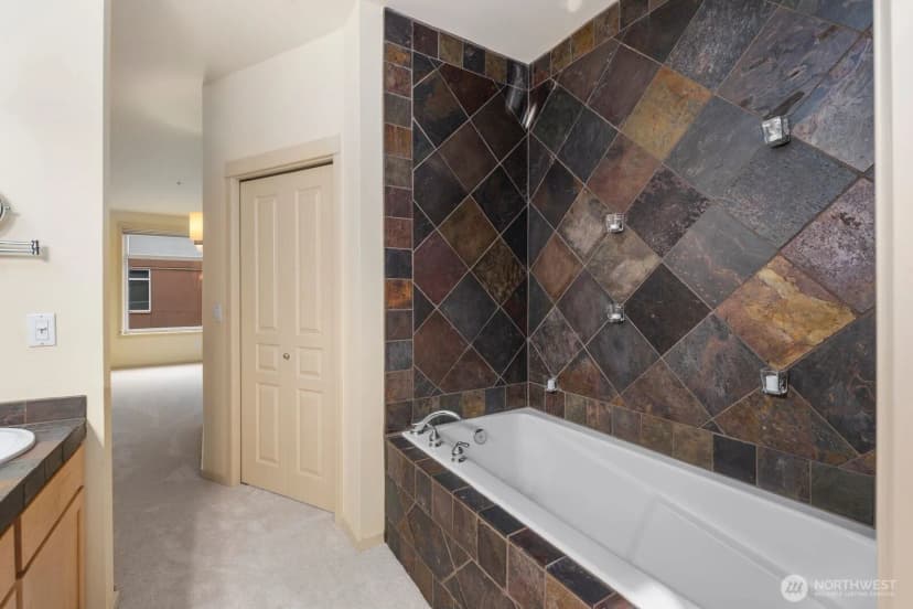 Property photo for 1900 Alaskan Way #316, Seattle photo 21