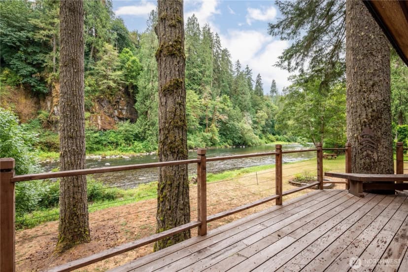 Property photo for 211 Laverne Drive, Kalama photo 26