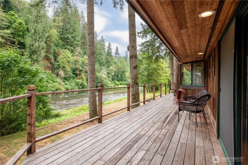 Property photo for 211 Laverne Drive, Kalama photo 27
