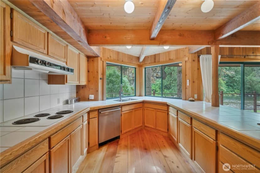 Property photo for 211 Laverne Drive, Kalama photo 11