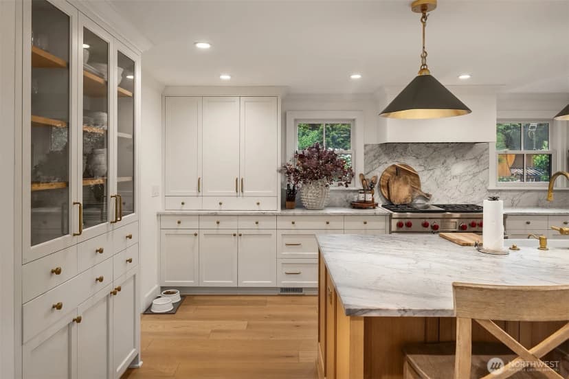 Property photo for 7306 Island Crest Way, Mercer Island photo 11