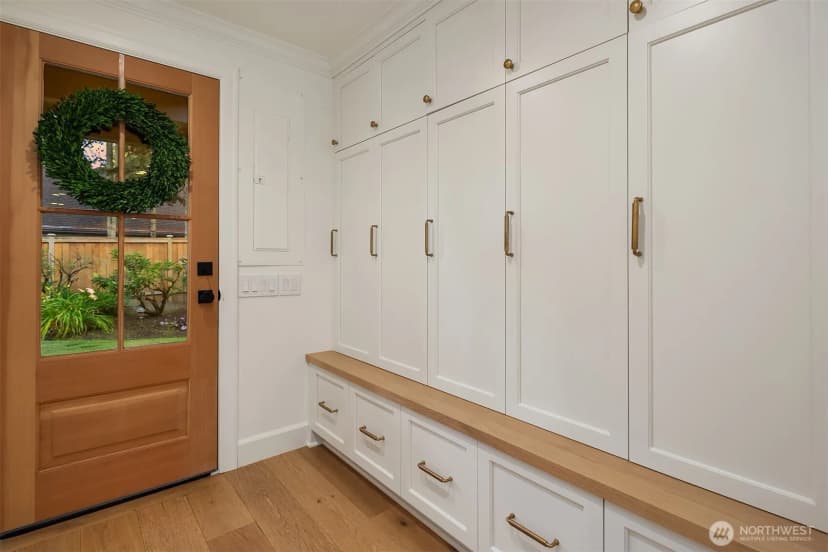 Property photo for 7306 Island Crest Way, Mercer Island photo 15
