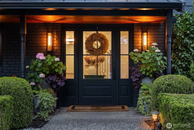 Property photo for 7306 Island Crest Way, Mercer Island, WA 98040