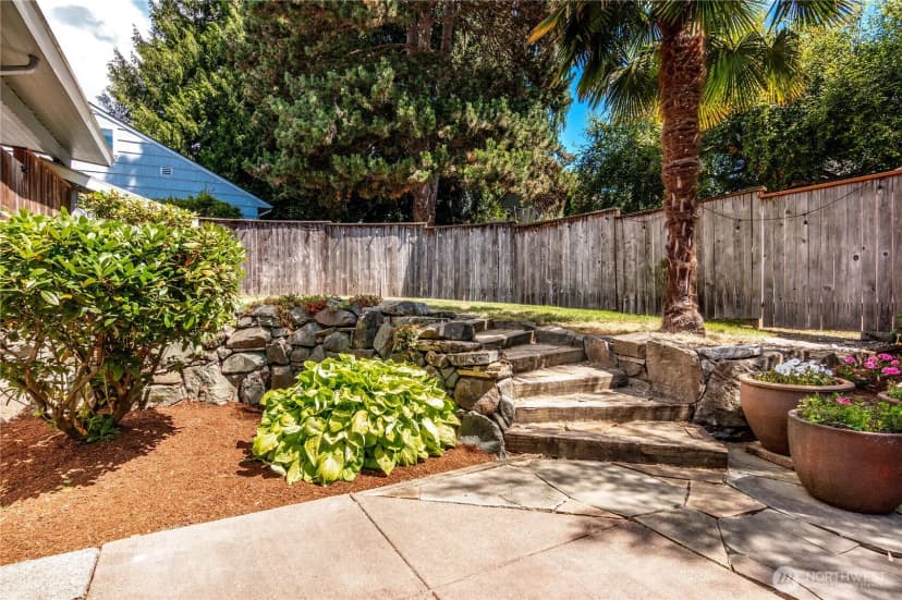 Property photo for 6246 39th Avenue Ne, Seattle photo 30