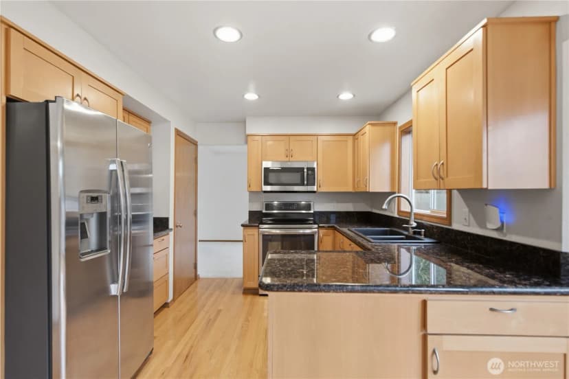 Property photo for 19022 102nd Avenue Sw, Renton photo 7