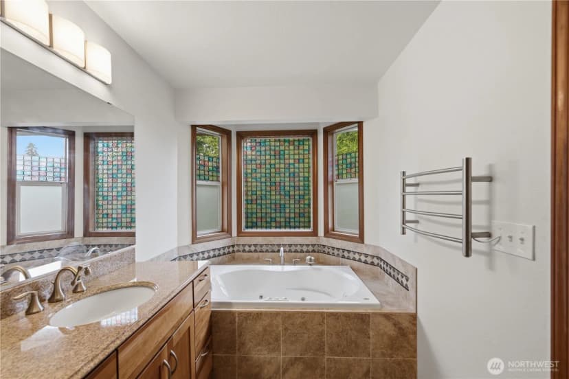Property photo for 19022 102nd Avenue Sw, Renton photo 19